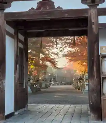 沙沙貴神社の山門・神門