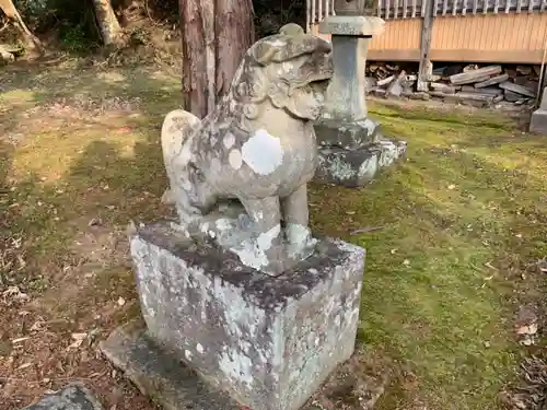 八幡神社の狛犬