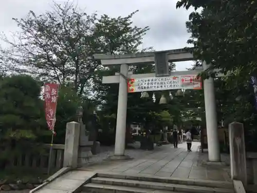 鎮守氷川神社の鳥居