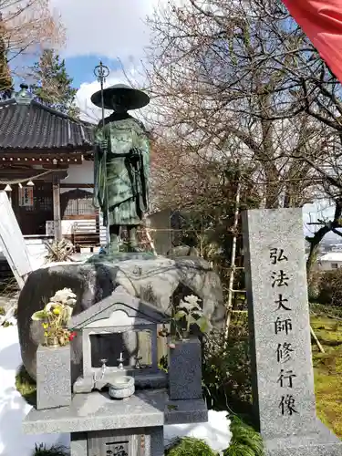 各願寺の像