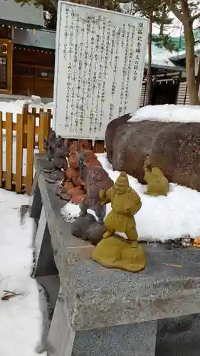 刈田神社の像