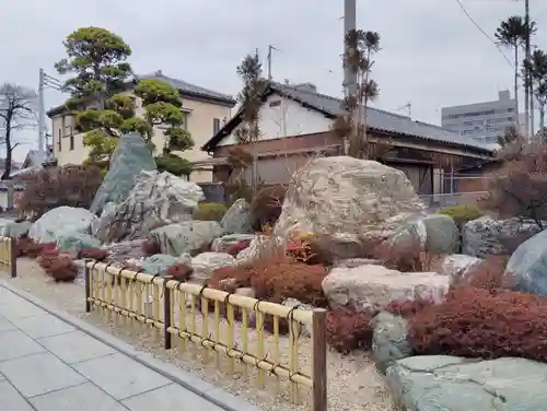 是字寺龍海院の庭園