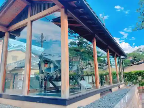 飛行神社の{uncategorized: "未分類", other: "その他", undefined: "問題あり", building: "その他建物", grave: "お墓", sacred_gate: "鳥居", guardian: "狛犬", statue: "像", buddha: "仏像", history: "歴史", nature: "自然", garden: "庭園", animal: "動物", pagoda: "塔", temizu: "手水舎", mountain_gate: "山門・神門", sanctuary: "本殿・本堂", subordinate: "末社・摂社", art: "芸術", scenery: "景色", jizo: "地蔵", ema: "絵馬", goshuin: "御朱印", omikuji: "おみくじ", items: "授与品その他", amulet: "お守り", goshuincho: "御朱印帳", eats: "食事", festival: "お祭り", votive_dance: "神楽", shichigosan: "七五三参", wedding: "結婚式", experience: "体験その他", initially: "初詣", around: "周辺", anti_infection: "感染症対策"}