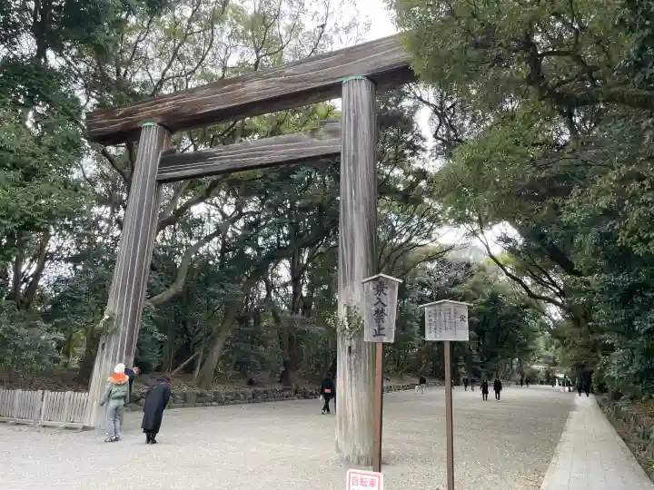 熱田神宮の{uncategorized: "未分類", other: "その他", undefined: "問題あり", building: "その他建物", grave: "お墓", sacred_gate: "鳥居", guardian: "狛犬", statue: "像", buddha: "仏像", history: "歴史", nature: "自然", garden: "庭園", animal: "動物", pagoda: "塔", temizu: "手水舎", mountain_gate: "山門・神門", sanctuary: "本殿・本堂", subordinate: "末社・摂社", art: "芸術", scenery: "景色", jizo: "地蔵", ema: "絵馬", goshuin: "御朱印", omikuji: "おみくじ", items: "授与品その他", amulet: "お守り", goshuincho: "御朱印帳", eats: "食事", festival: "お祭り", votive_dance: "神楽", shichigosan: "七五三参", wedding: "結婚式", experience: "体験その他", initially: "初詣", around: "周辺", anti_infection: "感染症対策"}