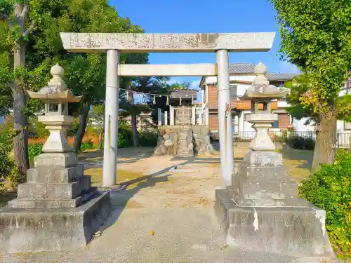 神明社の鳥居