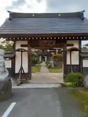 竜徳寺の山門