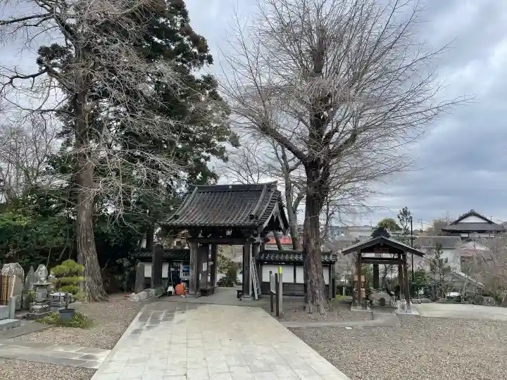 薬王寺の{uncategorized: "未分類", other: "その他", undefined: "問題あり", building: "その他建物", grave: "お墓", sacred_gate: "鳥居", guardian: "狛犬", statue: "像", buddha: "仏像", history: "歴史", nature: "自然", garden: "庭園", animal: "動物", pagoda: "塔", temizu: "手水舎", mountain_gate: "山門・神門", sanctuary: "本殿・本堂", subordinate: "末社・摂社", art: "芸術", scenery: "景色", jizo: "地蔵", ema: "絵馬", goshuin: "御朱印", omikuji: "おみくじ", items: "授与品その他", amulet: "お守り", goshuincho: "御朱印帳", eats: "食事", festival: "お祭り", votive_dance: "神楽", shichigosan: "七五三参", wedding: "結婚式", experience: "体験その他", initially: "初詣", around: "周辺", anti_infection: "感染症対策"}