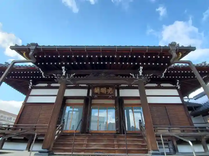 善導寺の本殿・本堂