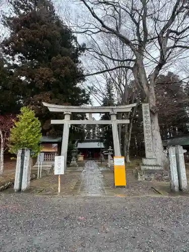 都々古別神社(八槻)の{uncategorized: "未分類", other: "その他", undefined: "問題あり", building: "その他建物", grave: "お墓", sacred_gate: "鳥居", guardian: "狛犬", statue: "像", buddha: "仏像", history: "歴史", nature: "自然", garden: "庭園", animal: "動物", pagoda: "塔", temizu: "手水舎", mountain_gate: "山門・神門", sanctuary: "本殿・本堂", subordinate: "末社・摂社", art: "芸術", scenery: "景色", jizo: "地蔵", ema: "絵馬", goshuin: "御朱印", omikuji: "おみくじ", items: "授与品その他", amulet: "お守り", goshuincho: "御朱印帳", eats: "食事", festival: "お祭り", votive_dance: "神楽", shichigosan: "七五三参", wedding: "結婚式", experience: "体験その他", initially: "初詣", around: "周辺", anti_infection: "感染症対策"}