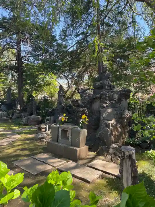 明治寺の{uncategorized: "未分類", other: "その他", undefined: "問題あり", building: "その他建物", grave: "お墓", sacred_gate: "鳥居", guardian: "狛犬", statue: "像", buddha: "仏像", history: "歴史", nature: "自然", garden: "庭園", animal: "動物", pagoda: "塔", temizu: "手水舎", mountain_gate: "山門・神門", sanctuary: "本殿・本堂", subordinate: "末社・摂社", art: "芸術", scenery: "景色", jizo: "地蔵", ema: "絵馬", goshuin: "御朱印", omikuji: "おみくじ", items: "授与品その他", amulet: "お守り", goshuincho: "御朱印帳", eats: "食事", festival: "お祭り", votive_dance: "神楽", shichigosan: "七五三参", wedding: "結婚式", experience: "体験その他", initially: "初詣", around: "周辺", anti_infection: "感染症対策"}