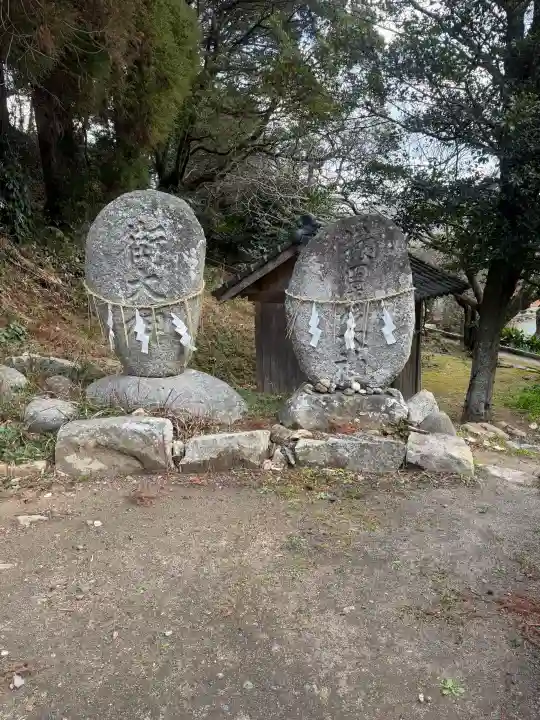 熊野神社の{uncategorized: "未分類", other: "その他", undefined: "問題あり", building: "その他建物", grave: "お墓", sacred_gate: "鳥居", guardian: "狛犬", statue: "像", buddha: "仏像", history: "歴史", nature: "自然", garden: "庭園", animal: "動物", pagoda: "塔", temizu: "手水舎", mountain_gate: "山門・神門", sanctuary: "本殿・本堂", subordinate: "末社・摂社", art: "芸術", scenery: "景色", jizo: "地蔵", ema: "絵馬", goshuin: "御朱印", omikuji: "おみくじ", items: "授与品その他", amulet: "お守り", goshuincho: "御朱印帳", eats: "食事", festival: "お祭り", votive_dance: "神楽", shichigosan: "七五三参", wedding: "結婚式", experience: "体験その他", initially: "初詣", around: "周辺", anti_infection: "感染症対策"}