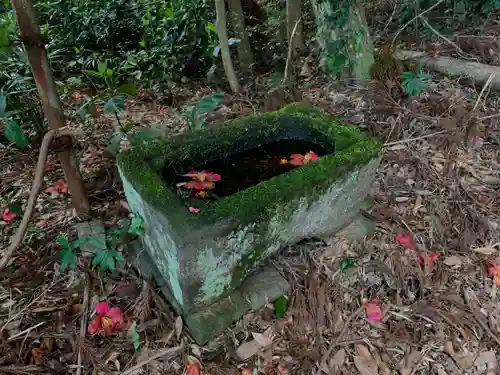 雷神社の手水舎