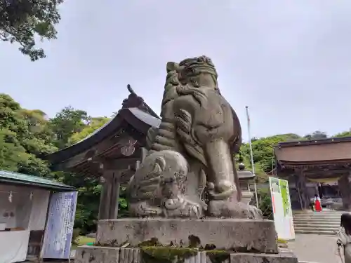 氣多大社の{uncategorized: "未分類", other: "その他", undefined: "問題あり", building: "その他建物", grave: "お墓", sacred_gate: "鳥居", guardian: "狛犬", statue: "像", buddha: "仏像", history: "歴史", nature: "自然", garden: "庭園", animal: "動物", pagoda: "塔", temizu: "手水舎", mountain_gate: "山門・神門", sanctuary: "本殿・本堂", subordinate: "末社・摂社", art: "芸術", scenery: "景色", jizo: "地蔵", ema: "絵馬", goshuin: "御朱印", omikuji: "おみくじ", items: "授与品その他", amulet: "お守り", goshuincho: "御朱印帳", eats: "食事", festival: "お祭り", votive_dance: "神楽", shichigosan: "七五三参", wedding: "結婚式", experience: "体験その他", initially: "初詣", around: "周辺", anti_infection: "感染症対策"}