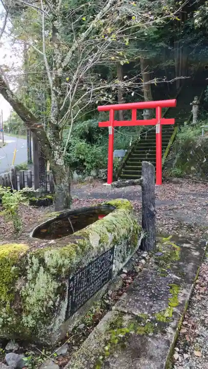 天ヶ峯稲荷神社の手水舎
