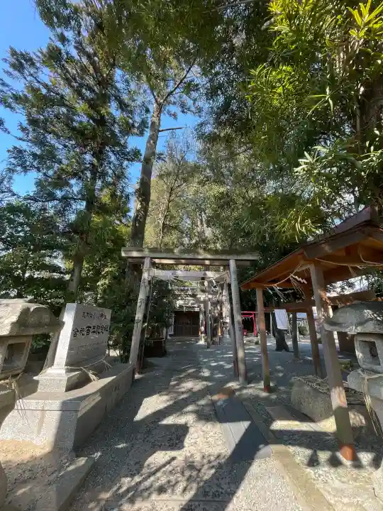 小川神社の{uncategorized: "未分類", other: "その他", undefined: "問題あり", building: "その他建物", grave: "お墓", sacred_gate: "鳥居", guardian: "狛犬", statue: "像", buddha: "仏像", history: "歴史", nature: "自然", garden: "庭園", animal: "動物", pagoda: "塔", temizu: "手水舎", mountain_gate: "山門・神門", sanctuary: "本殿・本堂", subordinate: "末社・摂社", art: "芸術", scenery: "景色", jizo: "地蔵", ema: "絵馬", goshuin: "御朱印", omikuji: "おみくじ", items: "授与品その他", amulet: "お守り", goshuincho: "御朱印帳", eats: "食事", festival: "お祭り", votive_dance: "神楽", shichigosan: "七五三参", wedding: "結婚式", experience: "体験その他", initially: "初詣", around: "周辺", anti_infection: "感染症対策"}
