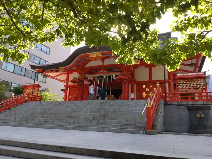 花園神社の本殿・本堂