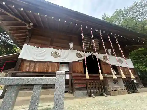 比々多神社の{uncategorized: "未分類", other: "その他", undefined: "問題あり", building: "その他建物", grave: "お墓", sacred_gate: "鳥居", guardian: "狛犬", statue: "像", buddha: "仏像", history: "歴史", nature: "自然", garden: "庭園", animal: "動物", pagoda: "塔", temizu: "手水舎", mountain_gate: "山門・神門", sanctuary: "本殿・本堂", subordinate: "末社・摂社", art: "芸術", scenery: "景色", jizo: "地蔵", ema: "絵馬", goshuin: "御朱印", omikuji: "おみくじ", items: "授与品その他", amulet: "お守り", goshuincho: "御朱印帳", eats: "食事", festival: "お祭り", votive_dance: "神楽", shichigosan: "七五三参", wedding: "結婚式", experience: "体験その他", initially: "初詣", around: "周辺", anti_infection: "感染症対策"}