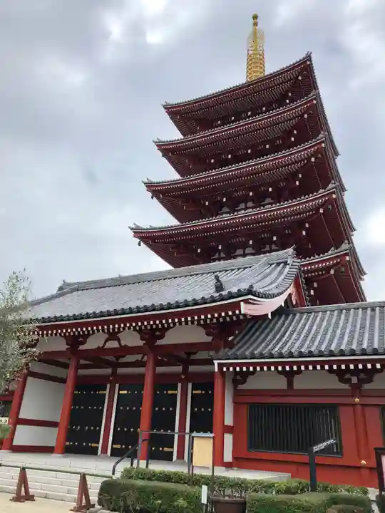 浅草寺の塔