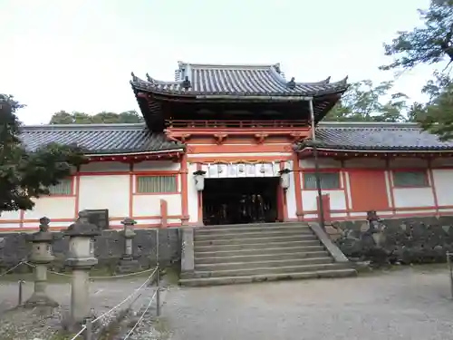 手向山八幡宮の本殿