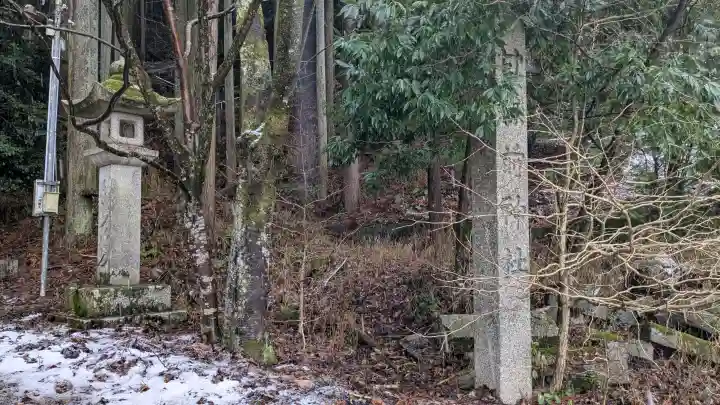 甘櫟前神社の{uncategorized: "未分類", other: "その他", undefined: "問題あり", building: "その他建物", grave: "お墓", sacred_gate: "鳥居", guardian: "狛犬", statue: "像", buddha: "仏像", history: "歴史", nature: "自然", garden: "庭園", animal: "動物", pagoda: "塔", temizu: "手水舎", mountain_gate: "山門・神門", sanctuary: "本殿・本堂", subordinate: "末社・摂社", art: "芸術", scenery: "景色", jizo: "地蔵", ema: "絵馬", goshuin: "御朱印", omikuji: "おみくじ", items: "授与品その他", amulet: "お守り", goshuincho: "御朱印帳", eats: "食事", festival: "お祭り", votive_dance: "神楽", shichigosan: "七五三参", wedding: "結婚式", experience: "体験その他", initially: "初詣", around: "周辺", anti_infection: "感染症対策"}