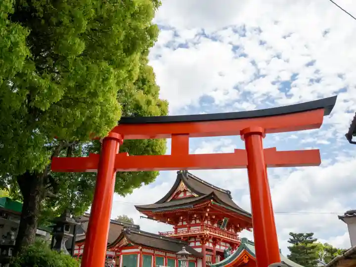 伏見稲荷大社の{uncategorized: "未分類", other: "その他", undefined: "問題あり", building: "その他建物", grave: "お墓", sacred_gate: "鳥居", guardian: "狛犬", statue: "像", buddha: "仏像", history: "歴史", nature: "自然", garden: "庭園", animal: "動物", pagoda: "塔", temizu: "手水舎", mountain_gate: "山門・神門", sanctuary: "本殿・本堂", subordinate: "末社・摂社", art: "芸術", scenery: "景色", jizo: "地蔵", ema: "絵馬", goshuin: "御朱印", omikuji: "おみくじ", items: "授与品その他", amulet: "お守り", goshuincho: "御朱印帳", eats: "食事", festival: "お祭り", votive_dance: "神楽", shichigosan: "七五三参", wedding: "結婚式", experience: "体験その他", initially: "初詣", around: "周辺", anti_infection: "感染症対策"}