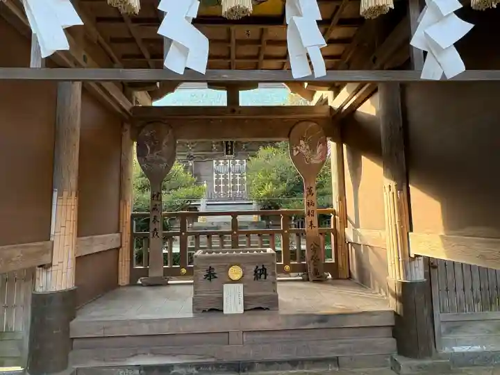 江島神社の{uncategorized: "未分類", other: "その他", undefined: "問題あり", building: "その他建物", grave: "お墓", sacred_gate: "鳥居", guardian: "狛犬", statue: "像", buddha: "仏像", history: "歴史", nature: "自然", garden: "庭園", animal: "動物", pagoda: "塔", temizu: "手水舎", mountain_gate: "山門・神門", sanctuary: "本殿・本堂", subordinate: "末社・摂社", art: "芸術", scenery: "景色", jizo: "地蔵", ema: "絵馬", goshuin: "御朱印", omikuji: "おみくじ", items: "授与品その他", amulet: "お守り", goshuincho: "御朱印帳", eats: "食事", festival: "お祭り", votive_dance: "神楽", shichigosan: "七五三参", wedding: "結婚式", experience: "体験その他", initially: "初詣", around: "周辺", anti_infection: "感染症対策"}