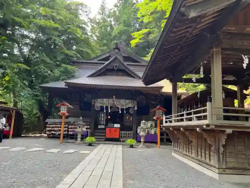 新倉富士浅間神社の本殿