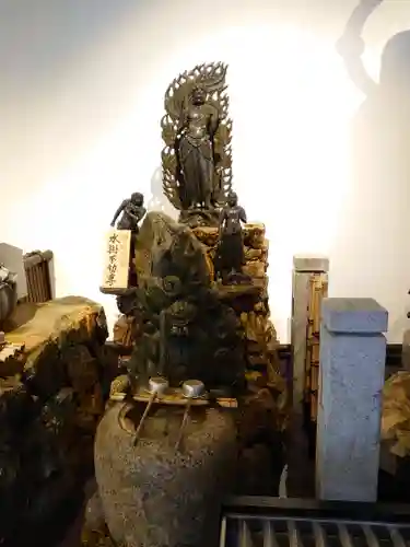 六波羅蜜寺の手水舎