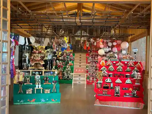堤治神社の{uncategorized: "未分類", other: "その他", undefined: "問題あり", building: "その他建物", grave: "お墓", sacred_gate: "鳥居", guardian: "狛犬", statue: "像", buddha: "仏像", history: "歴史", nature: "自然", garden: "庭園", animal: "動物", pagoda: "塔", temizu: "手水舎", mountain_gate: "山門・神門", sanctuary: "本殿・本堂", subordinate: "末社・摂社", art: "芸術", scenery: "景色", jizo: "地蔵", ema: "絵馬", goshuin: "御朱印", omikuji: "おみくじ", items: "授与品その他", amulet: "お守り", goshuincho: "御朱印帳", eats: "食事", festival: "お祭り", votive_dance: "神楽", shichigosan: "七五三参", wedding: "結婚式", experience: "体験その他", initially: "初詣", around: "周辺", anti_infection: "感染症対策"}