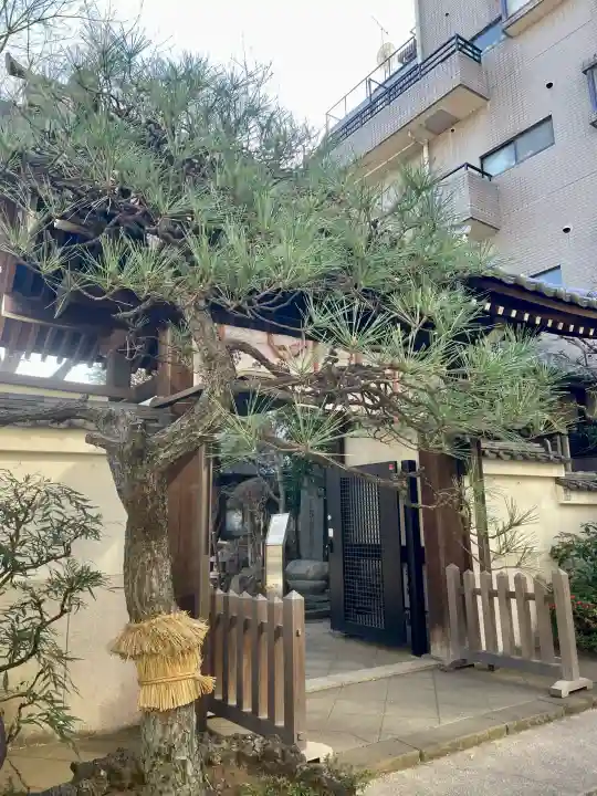 成就院の{uncategorized: "未分類", other: "その他", undefined: "問題あり", building: "その他建物", grave: "お墓", sacred_gate: "鳥居", guardian: "狛犬", statue: "像", buddha: "仏像", history: "歴史", nature: "自然", garden: "庭園", animal: "動物", pagoda: "塔", temizu: "手水舎", mountain_gate: "山門・神門", sanctuary: "本殿・本堂", subordinate: "末社・摂社", art: "芸術", scenery: "景色", jizo: "地蔵", ema: "絵馬", goshuin: "御朱印", omikuji: "おみくじ", items: "授与品その他", amulet: "お守り", goshuincho: "御朱印帳", eats: "食事", festival: "お祭り", votive_dance: "神楽", shichigosan: "七五三参", wedding: "結婚式", experience: "体験その他", initially: "初詣", around: "周辺", anti_infection: "感染症対策"}