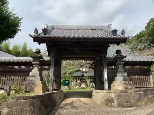 不老山 布田 薬王寺の山門