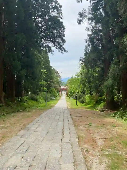 岩木山神社の{uncategorized: "未分類", other: "その他", undefined: "問題あり", building: "その他建物", grave: "お墓", sacred_gate: "鳥居", guardian: "狛犬", statue: "像", buddha: "仏像", history: "歴史", nature: "自然", garden: "庭園", animal: "動物", pagoda: "塔", temizu: "手水舎", mountain_gate: "山門・神門", sanctuary: "本殿・本堂", subordinate: "末社・摂社", art: "芸術", scenery: "景色", jizo: "地蔵", ema: "絵馬", goshuin: "御朱印", omikuji: "おみくじ", items: "授与品その他", amulet: "お守り", goshuincho: "御朱印帳", eats: "食事", festival: "お祭り", votive_dance: "神楽", shichigosan: "七五三参", wedding: "結婚式", experience: "体験その他", initially: "初詣", around: "周辺", anti_infection: "感染症対策"}