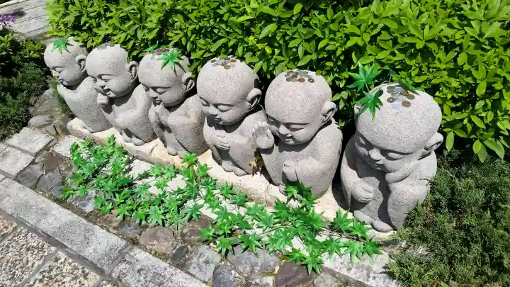 霊源院の{uncategorized: "未分類", other: "その他", undefined: "問題あり", building: "その他建物", grave: "お墓", sacred_gate: "鳥居", guardian: "狛犬", statue: "像", buddha: "仏像", history: "歴史", nature: "自然", garden: "庭園", animal: "動物", pagoda: "塔", temizu: "手水舎", mountain_gate: "山門・神門", sanctuary: "本殿・本堂", subordinate: "末社・摂社", art: "芸術", scenery: "景色", jizo: "地蔵", ema: "絵馬", goshuin: "御朱印", omikuji: "おみくじ", items: "授与品その他", amulet: "お守り", goshuincho: "御朱印帳", eats: "食事", festival: "お祭り", votive_dance: "神楽", shichigosan: "七五三参", wedding: "結婚式", experience: "体験その他", initially: "初詣", around: "周辺", anti_infection: "感染症対策"}