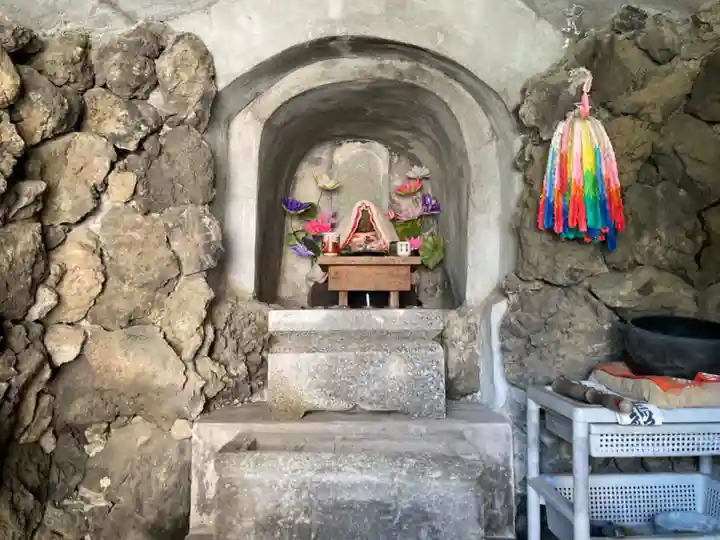 お穴さま(神奈川県)