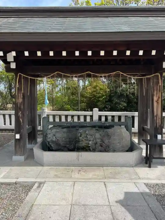 徳島県護國神社の{uncategorized: "未分類", other: "その他", undefined: "問題あり", building: "その他建物", grave: "お墓", sacred_gate: "鳥居", guardian: "狛犬", statue: "像", buddha: "仏像", history: "歴史", nature: "自然", garden: "庭園", animal: "動物", pagoda: "塔", temizu: "手水舎", mountain_gate: "山門・神門", sanctuary: "本殿・本堂", subordinate: "末社・摂社", art: "芸術", scenery: "景色", jizo: "地蔵", ema: "絵馬", goshuin: "御朱印", omikuji: "おみくじ", items: "授与品その他", amulet: "お守り", goshuincho: "御朱印帳", eats: "食事", festival: "お祭り", votive_dance: "神楽", shichigosan: "七五三参", wedding: "結婚式", experience: "体験その他", initially: "初詣", around: "周辺", anti_infection: "感染症対策"}