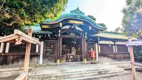 白金氷川神社の本殿