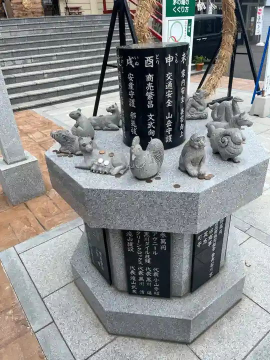 新川皇大神社の像