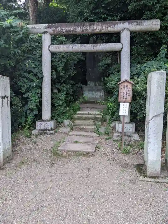 鷲宮神社の末社・摂社