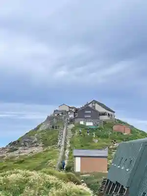 月山神社本宮の{uncategorized: "未分類", other: "その他", undefined: "問題あり", building: "その他建物", grave: "お墓", sacred_gate: "鳥居", guardian: "狛犬", statue: "像", buddha: "仏像", history: "歴史", nature: "自然", garden: "庭園", animal: "動物", pagoda: "塔", temizu: "手水舎", mountain_gate: "山門・神門", sanctuary: "本殿・本堂", subordinate: "末社・摂社", art: "芸術", scenery: "景色", jizo: "地蔵", ema: "絵馬", goshuin: "御朱印", omikuji: "おみくじ", items: "授与品その他", amulet: "お守り", goshuincho: "御朱印帳", eats: "食事", festival: "お祭り", votive_dance: "神楽", shichigosan: "七五三参", wedding: "結婚式", experience: "体験その他", initially: "初詣", around: "周辺", anti_infection: "感染症対策"}