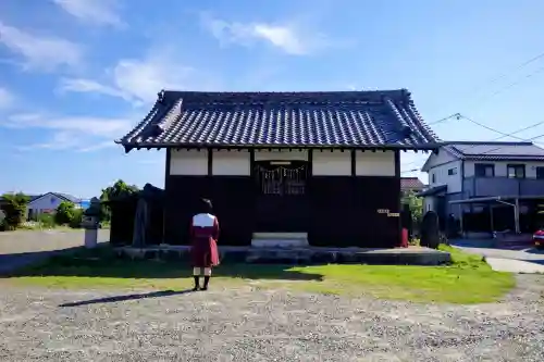 鶴ケ崎天満宮の{uncategorized: "未分類", other: "その他", undefined: "問題あり", building: "その他建物", grave: "お墓", sacred_gate: "鳥居", guardian: "狛犬", statue: "像", buddha: "仏像", history: "歴史", nature: "自然", garden: "庭園", animal: "動物", pagoda: "塔", temizu: "手水舎", mountain_gate: "山門・神門", sanctuary: "本殿・本堂", subordinate: "末社・摂社", art: "芸術", scenery: "景色", jizo: "地蔵", ema: "絵馬", goshuin: "御朱印", omikuji: "おみくじ", items: "授与品その他", amulet: "お守り", goshuincho: "御朱印帳", eats: "食事", festival: "お祭り", votive_dance: "神楽", shichigosan: "七五三参", wedding: "結婚式", experience: "体験その他", initially: "初詣", around: "周辺", anti_infection: "感染症対策"}