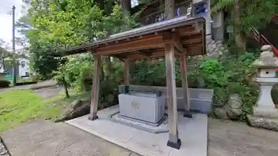 諏訪神社の手水舎