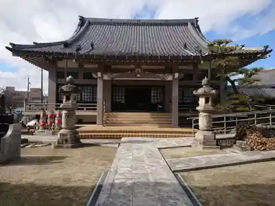 願隆寺の本殿・本堂