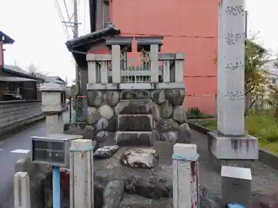神明社（一色町）の末社・摂社