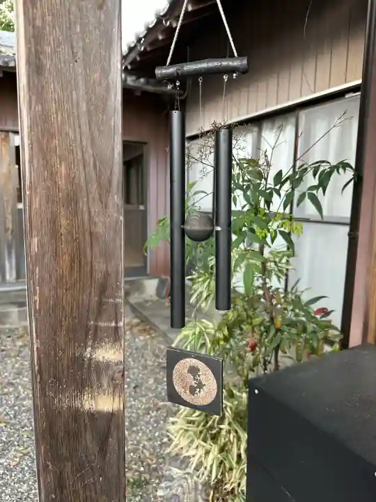 毘沙門堂の{uncategorized: "未分類", other: "その他", undefined: "問題あり", building: "その他建物", grave: "お墓", sacred_gate: "鳥居", guardian: "狛犬", statue: "像", buddha: "仏像", history: "歴史", nature: "自然", garden: "庭園", animal: "動物", pagoda: "塔", temizu: "手水舎", mountain_gate: "山門・神門", sanctuary: "本殿・本堂", subordinate: "末社・摂社", art: "芸術", scenery: "景色", jizo: "地蔵", ema: "絵馬", goshuin: "御朱印", omikuji: "おみくじ", items: "授与品その他", amulet: "お守り", goshuincho: "御朱印帳", eats: "食事", festival: "お祭り", votive_dance: "神楽", shichigosan: "七五三参", wedding: "結婚式", experience: "体験その他", initially: "初詣", around: "周辺", anti_infection: "感染症対策"}