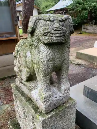 寄八幡神社の狛犬