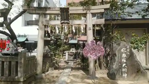 玉造稲荷神社の鳥居