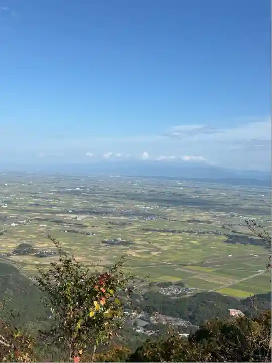彌彦神社奥宮(御神廟)(新潟県)
