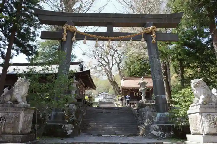 諏訪大社上社前宮の鳥居