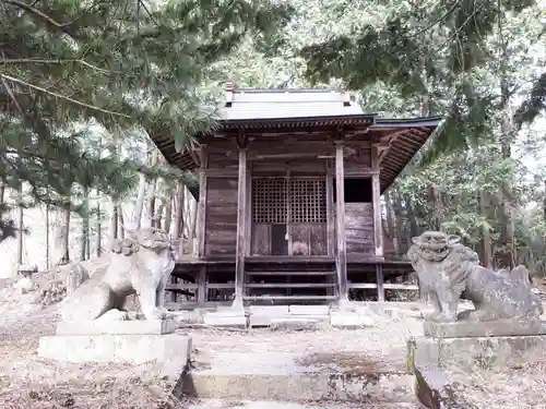 鬼死骸八幡神社の本殿