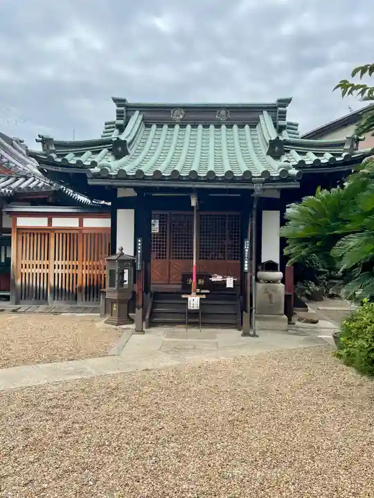 長宝寺の本殿・本堂